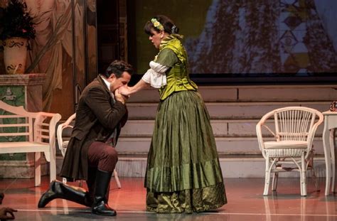 La Traviata: Een hartverscheurend verhaal van liefde en verlies met een majestueuze orkestratie